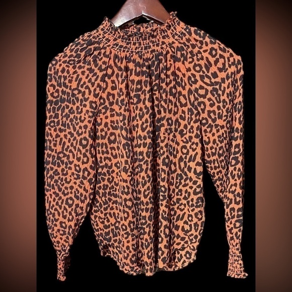 Ann Taylor Loft Petite Leopard Print Smocked Neck Blouse Sz Extra Small Petite - Picture 1 of 16
